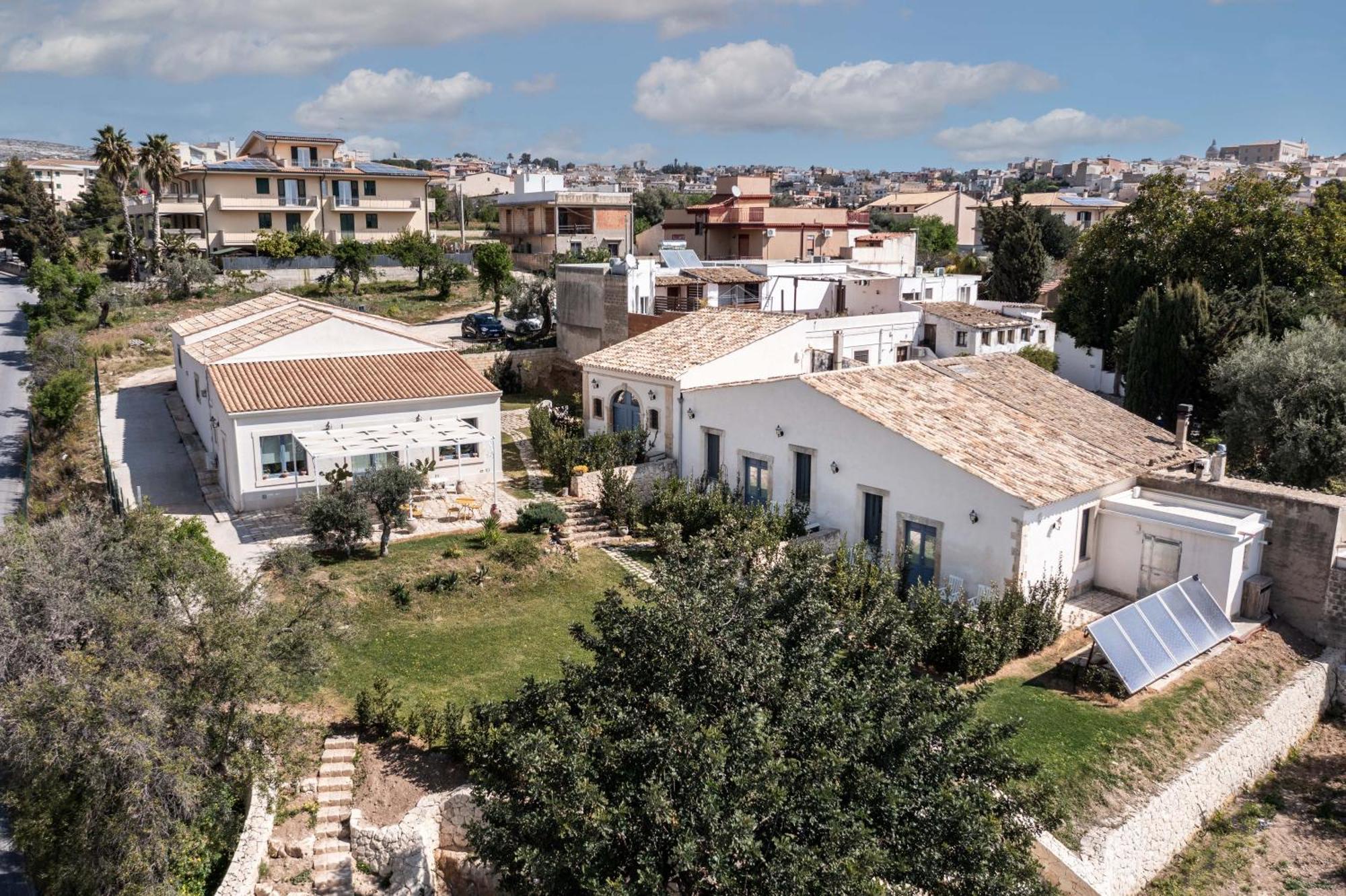 Michael Garden Bed & Breakfast Noto Eksteriør bilde